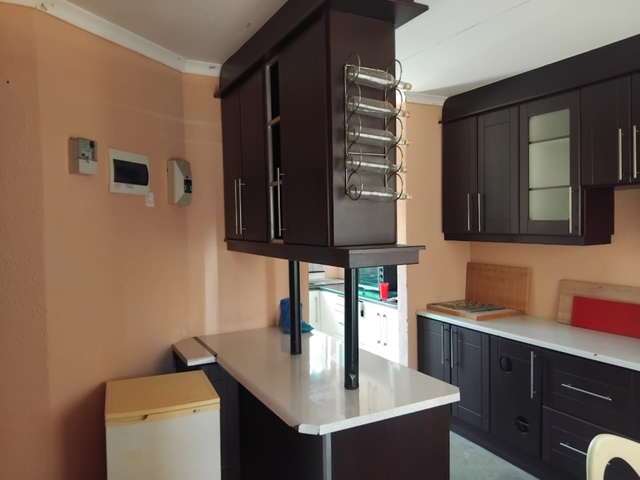 2 Bedroom Property for Sale in Tlhabane West North West